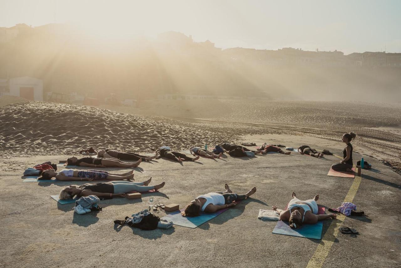 The Salty Pelican Yoga & Surf Retreat 에리세이라 외부 사진