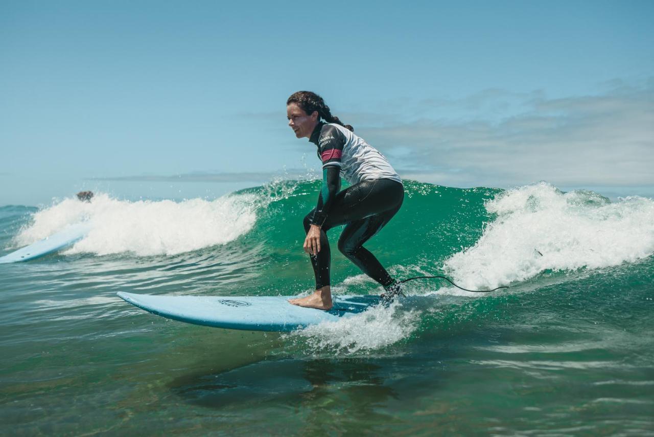 The Salty Pelican Yoga & Surf Retreat 에리세이라 외부 사진