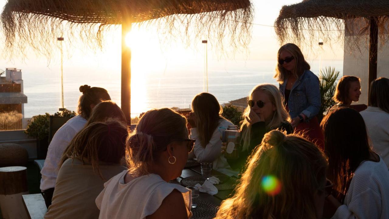 The Salty Pelican Yoga & Surf Retreat 에리세이라 외부 사진
